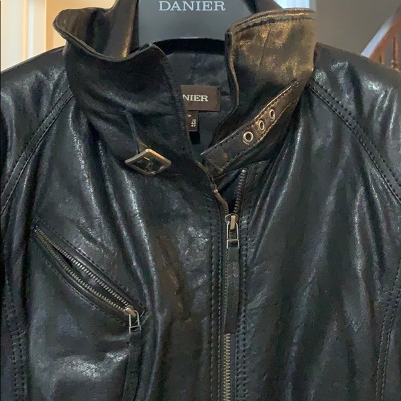 Danier leather jacket - Picture 3 of 7